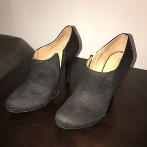 Black faux suede stiletto bootie w/zipper "Molly"